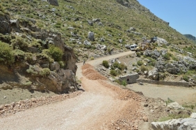 gundogmus-senir-yayla-yolu-yenileniyor-uaYGMjns.jpg
