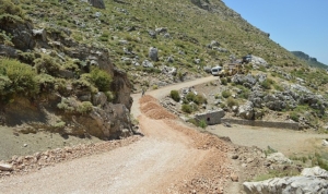gundogmus-senir-yayla-yolu-yenileniyor-uaYGMjns.jpg