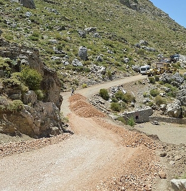 gundogmus-senir-yayla-yolu-yenileniyor-uaYGMjns.jpg