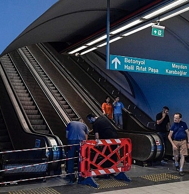 izmir-buyuksehirden-ucyol-metro-istasyonundaki-yuruyen-merdivenlere-detayli-kontrol-ve-inceleme-VB1tAiGX.jpg