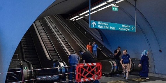 İzmir Büyükşehir’den Üçyol Metro İstasyonu’ndaki yürüyen merdivenlere detaylı kontrol ve inceleme
