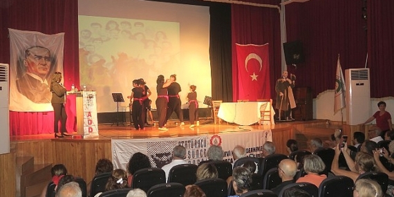 Sivas Madımak katliamında yaşamını yitirenler için Foça’da anma programı gerçekleştirildi