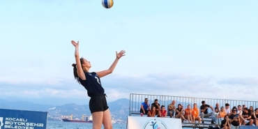 acik-su-yuzme-plaj-voleybolu-engelsiz-deniz-festivali-buyuksehirin-zafer-bayrami-etkinlikleri-yaza-damga-kxvOJaJZ.jpg