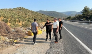 bafa-golu-cevresindeki-cop-ve-moloz-kirliligi-belediyeyi-harekete-gecirdi-ObmaAETp.jpg
