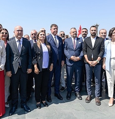 baskan-tugay-partililerle-30-agustosu-kutladi-iktidar-olacagiz-ve-her-turlu-yanlisi-biz-durduracagiz-bKyNJtpk.jpg