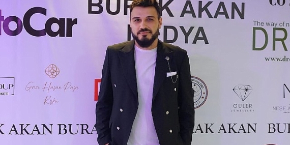 Burak Akan’dan yaza veda partisi