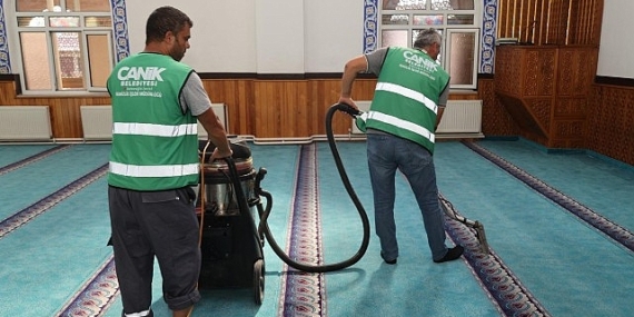 Canik’te Camiler Temizleniyor