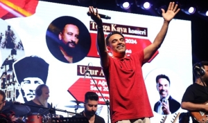 cankaya-belediyesi-30-agustos-zafer-bayramini-ilcenin-dort-bir-yaninda-duzenledigi-etkinliklerle-coskuyla-kutladi-5uda3HJV.jpg