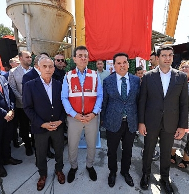 ibb-baskani-ekrem-imamoglu-mahmutbey-bahcesehir-esenyurt-metro-hattinda-calisan-emekcilerle-bir-araya-gelerek-tbm-cihazinin-nyvzzLfr.jpg