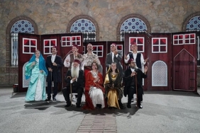 inegol-belediyesi-sehir-tiyatrosu-yaz-turnesinde-3CE8ftJS.jpg