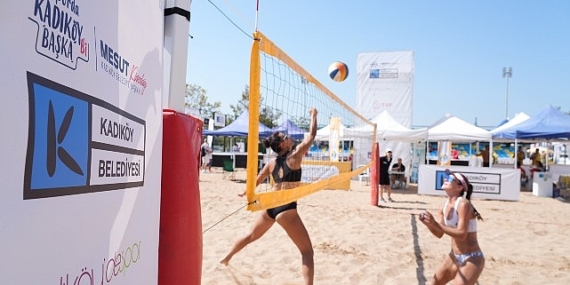 Kalamış’ta Plaj Voleybolu Turnuvası Başladı
