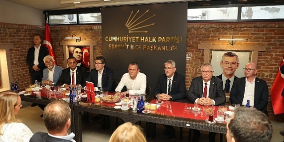 Özgür Özel Edremit Belediyesi’ni ziyaret etti
