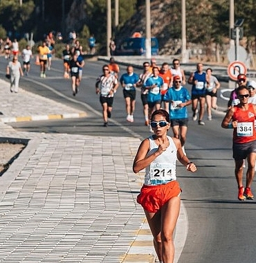sedoxy-sports-events-organizasyonuyla-gerceklesecek-olan-uluslararasi-ayvalik-kurtulus-yari-maratonu-14-eylul-cumartesi-CEWGrBib.jpg