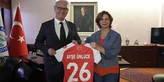 Türkiye Hentbol Federasyonu Başkanı Uğur Kılıç Eskişehir’de hentbol için önemli temaslarda bulundu