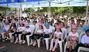 2024-2025-egitim-ogretim-yili-kartepede-rahmiye-ilkokulunda-yapilan-torenlerin-ardindan-calinan-okul-zili-ile-ss2xa3D5.jpg