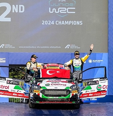 ali-turkkan-ile-castrol-ford-team-turkiye-dunya-ucuncusu-oldu-1hpdqTjz.jpg