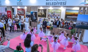 bayrakli-belediyesinden-izmir-fuarina-muhtesem-final-jyMAzt3O.jpg