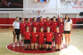 bayraklida-9-eylul-voleybol-turnuvasi-hcX9Fvwl.jpg