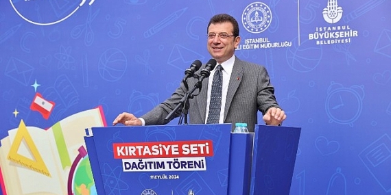 Ekrem İmamoğlu, Bayrampaşa’da kırtasiye seti dağıtım törenine katıldı