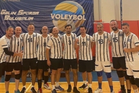 eu-voleybol-takimi-kamu-spor-oyunlari-2024-turnuvasinda-yari-finale-yukseldi-5Uy2PulJ.jpg