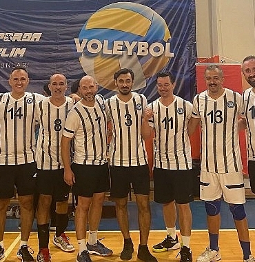 eu-voleybol-takimi-kamu-spor-oyunlari-2024-turnuvasinda-yari-finale-yukseldi-5Uy2PulJ.jpg