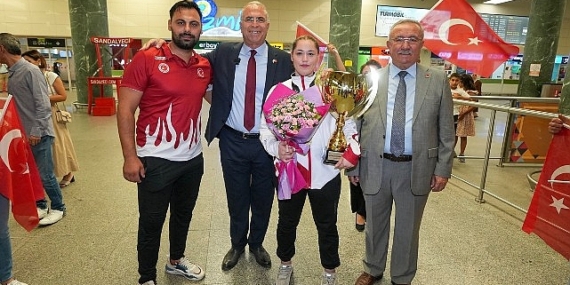 Gaziemirli Melisa dünya şampiyonu
