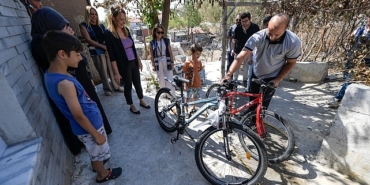 iki-kardesin-bisikletleri-yandi-buyuksehir-yenilerini-aldi-7IIshDts.jpg