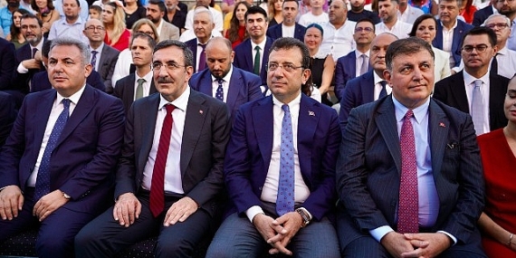 İstanbul, Türkiye Cumhuriyeti tarihinin ilk fuarı olma özelliğine sahip 93. İzmir Enternasyonal Fuarı’nın ‘onur konuğu şehri’ oldu