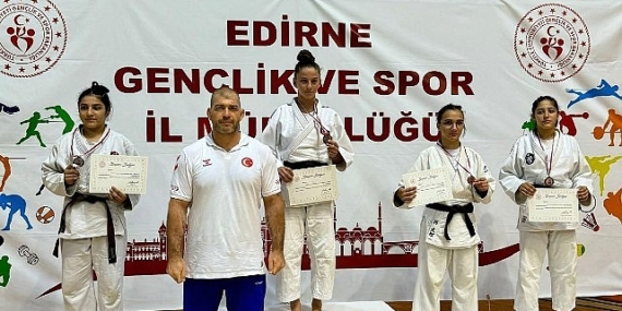 İzmir Büyükşehir’in altın kızları