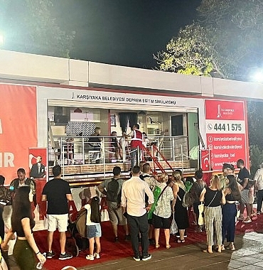 karsiyaka-belediyesinden-fuar-ziyaretcilerine-deprem-egitimi-tSjBUkPe.jpg