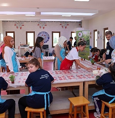 ozel-cocuklar-selcuklu-sanat-tasarim-atolyesinde-etkinlik-yapti-3e2vLOHg.jpg