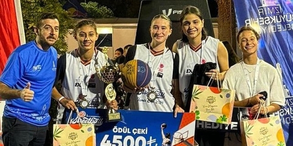 Sokak basketbolu rekabeti dostluk içinde tamamlandı İzmir Cup’a 93’üncü İEF’te muhteşem final
