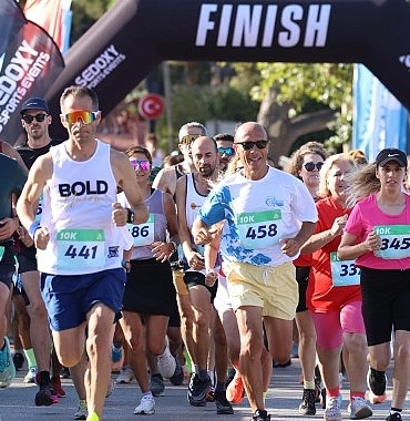 uluslararasi-ayvalik-kurtulus-yari-maratonu-kosuldu-IhLRmUIe.jpg