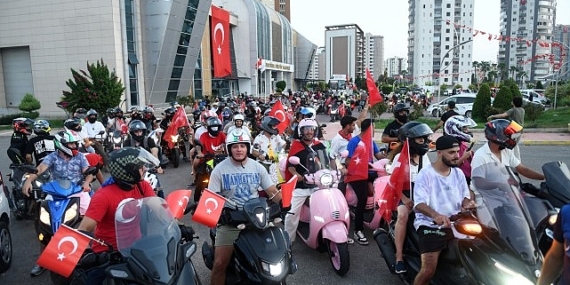 Yenişehir Belediyesi bayramın coşkusunu sokaklara taşıdı