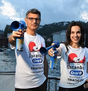 yusuf-dikecin-kanlicada-verdigi-startla-oral-b-marka-yuzu-unlu-oyuncu-yagmur-tanrisevsin-avrupadan-asyaya-O58NCTdf.jpg