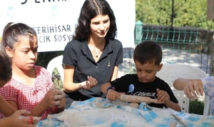 4-cocuk-festivali-renkli-anlara-sahne-oldu-z6KL23U3.jpg