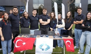 75-ogrenci-kulubunun-yer-aldigi-istinye-universitesi-kulupler-fuari-binlerce-ogrencinin-yogun-ilgisiyle-karsilasti-QDlBZ7zx.jpg