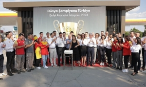 adanadan-bir-dunya-sampiyonu-az71rePr.jpg