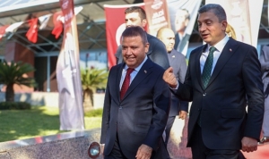 antalya-valisi-sahinden-antalya-kitap-fuarina-ziyaret-cumhuriyet-ve-kitap-coskusu-bir-arada-gmFJE3Je.jpg
