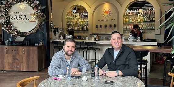 Ata Gönül ve Batuhan Erdem Yaza Veda Partisi Düzenledi