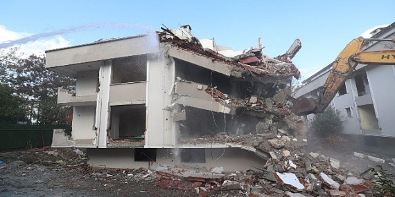 Bakırköy’de riskli binalar güvenli hale geliyor