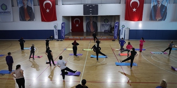 Bakırköylü Kadınlar Hem Spor Yapıyor Hem Sosyalleşiyor