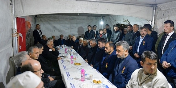 Başkan Çırpanoğlu’ndan Şehit Ailesine Taziye Ziyareti