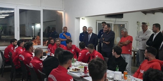 Başkan Deveciler, Burhaniye Belediyespor Futbol A Takımı İle Yeni Sezon Öncesi Moral Yemeğinde Buluştu