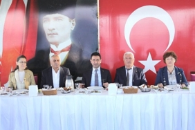 baskan-onal-muhtarlarla-bulustu-bayrakli-icin-gece-gunduz-calisiyoruz-PV9Wpqet.jpg