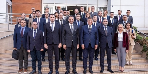 Başkan Tugay’dan ilçe belediyelerine destek mesajı