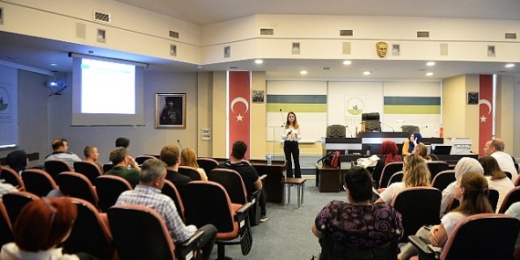 Belediye personeline sağlıklı beslenme ve ofis ergonomisi eğitimi