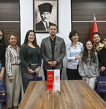 bornova-belediyesinden-diyabetli-ogrencilere-teknolojik-destek-PM3XrMKD.jpg
