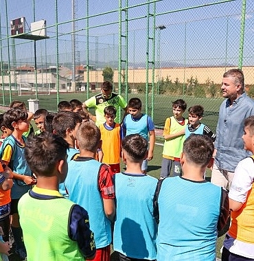 bucada-kis-futbol-okulu-icin-kayitlar-basladi-AijJnKDt.jpg