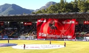 corendon-airlines-corendon-alanyaspor-onvo-antalyaspor-macini-dijital-dunyaya-tasidi-O6msXlfB.jpg